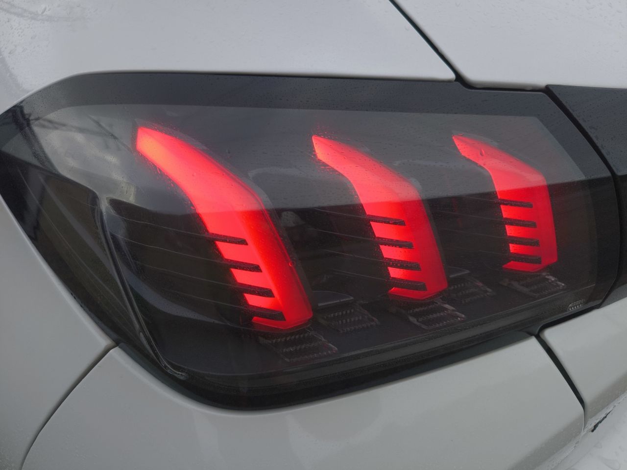 Peugeot e-208 GT ELECTRICO 136 CV - Foto 2