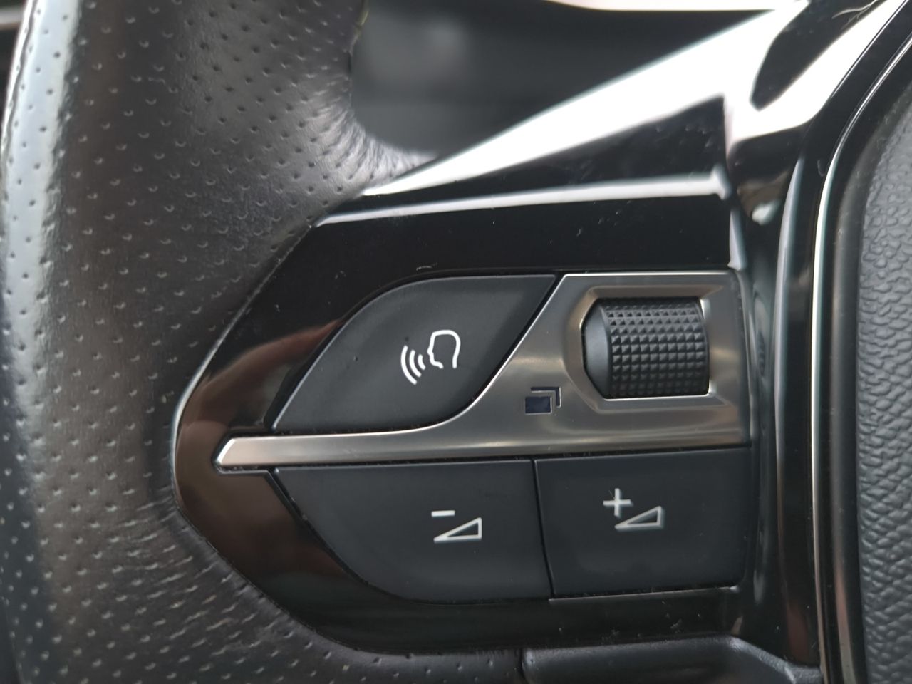 Peugeot e-208 GT ELECTRICO 136 CV - Foto 2