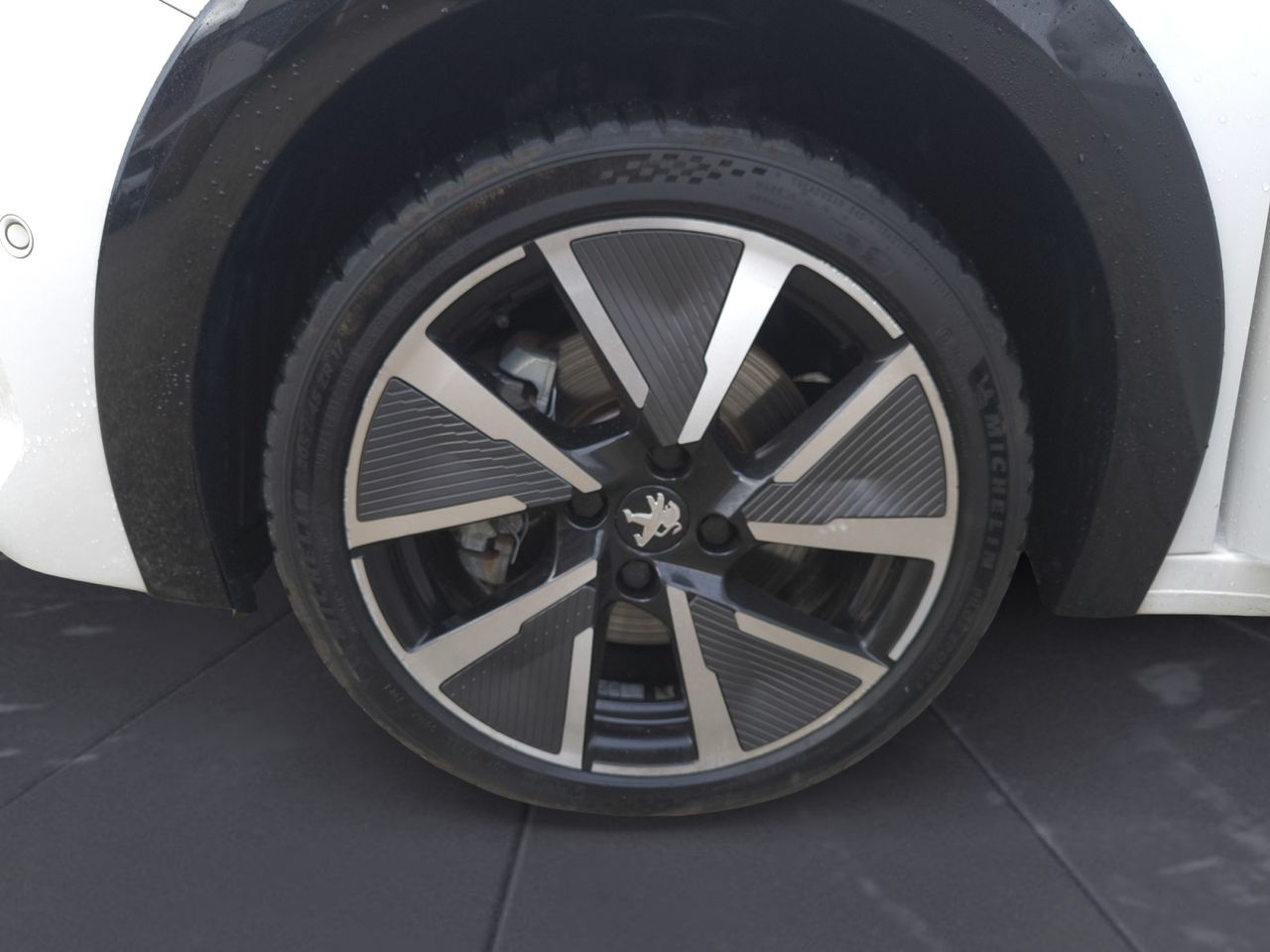 Peugeot e-208 GT ELECTRICO 136 CV - Foto 2