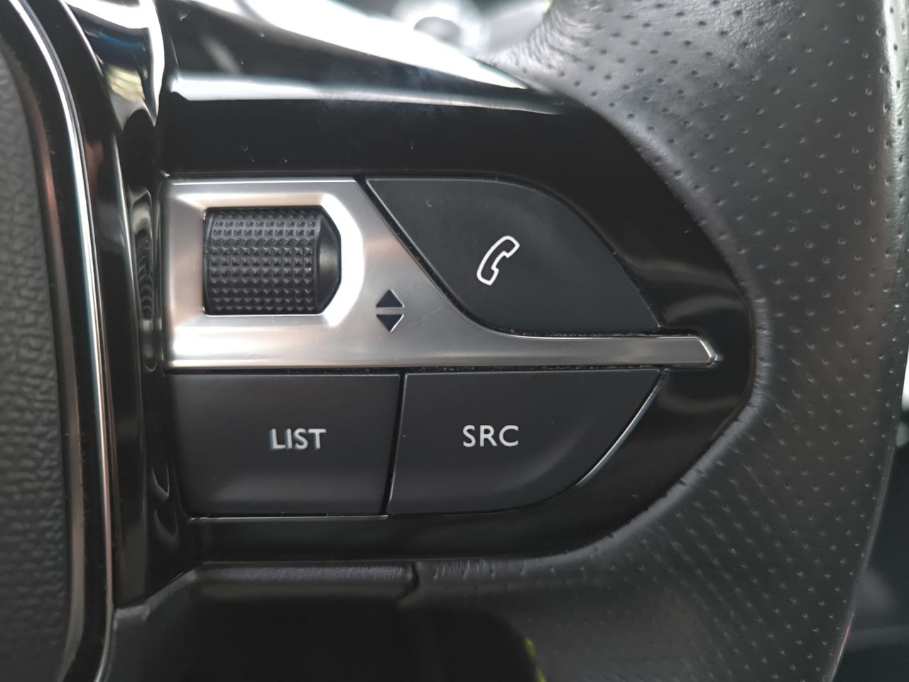 Peugeot e-208 GT ELECTRICO 136 CV - Foto 2