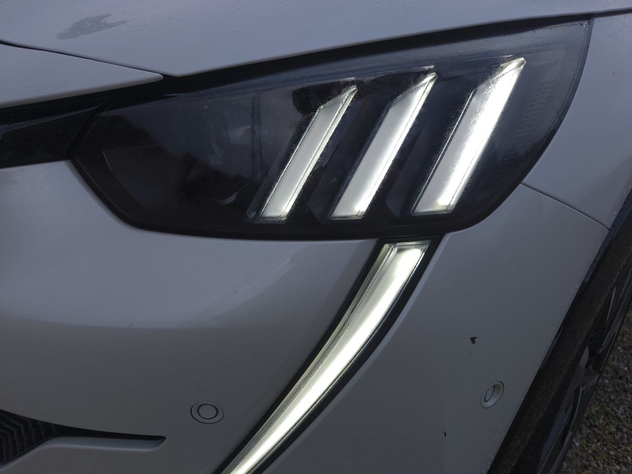 Peugeot e-208 GT ELECTRICO 136 CV - Foto 2