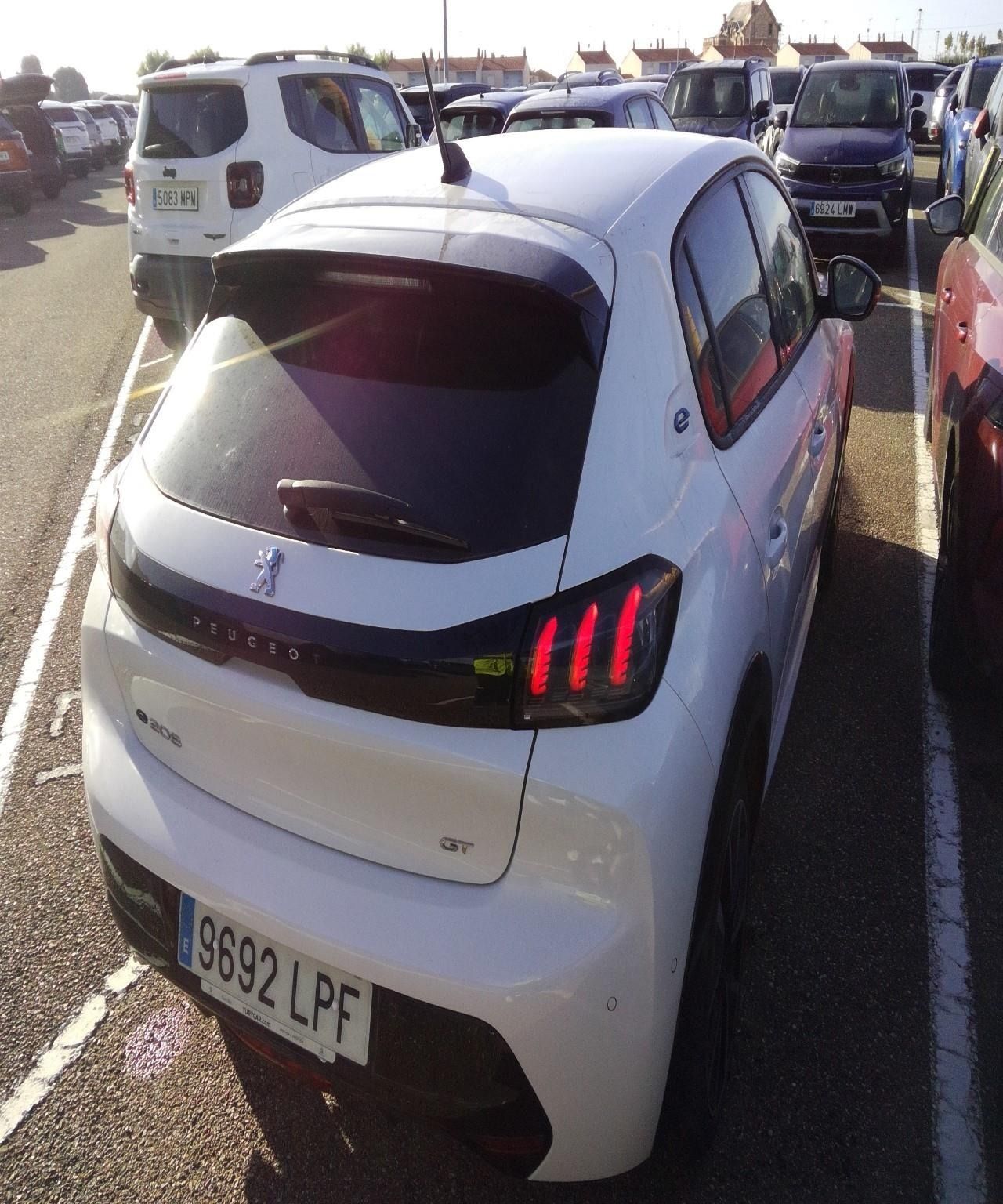 Peugeot e-208 GT ELECTRICO 136 CV  - Foto 2