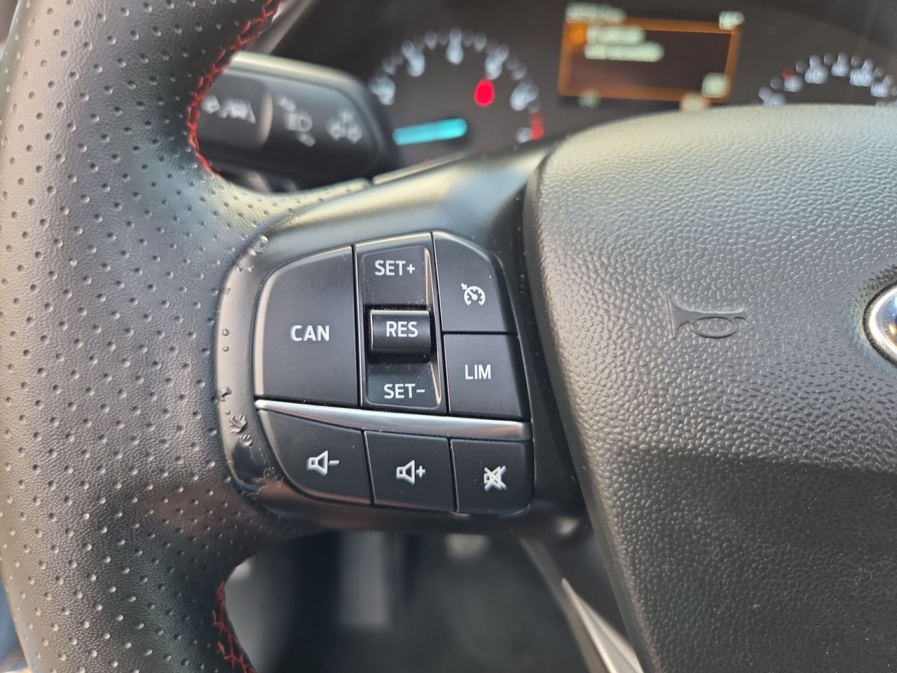 Ford Fiesta 1.0 ECOBOOST MHEV 92 KW 125 CV ST LINE  - Foto 2