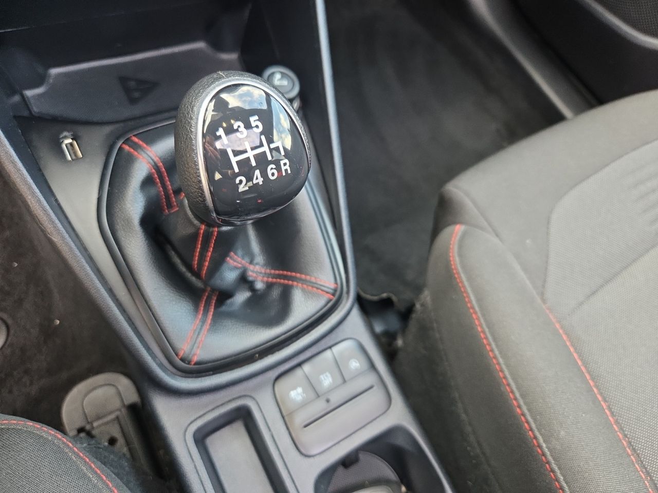 Ford Fiesta 1.0 ECOBOOST MHEV 92 KW 125 CV ST LINE  - Foto 2