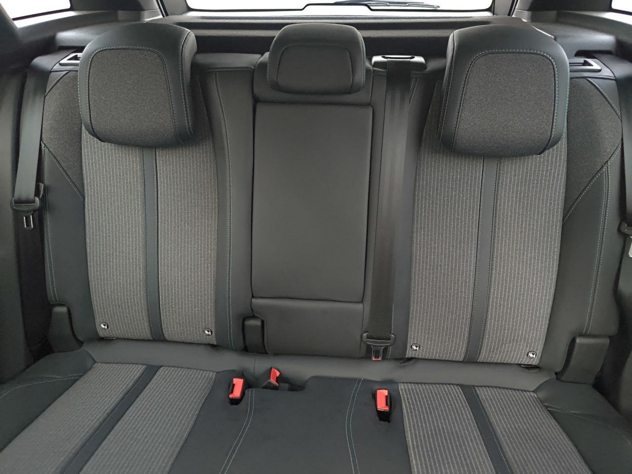 Peugeot 3008 Hybrid ALLURE PACK HYBRID 225 e EAT8   - Foto 2