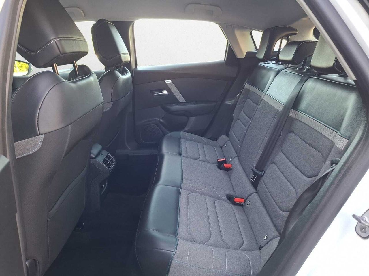 Citroën C4 BLUE HDI 130 CV EAT8 FEEL PACK  - Foto 2