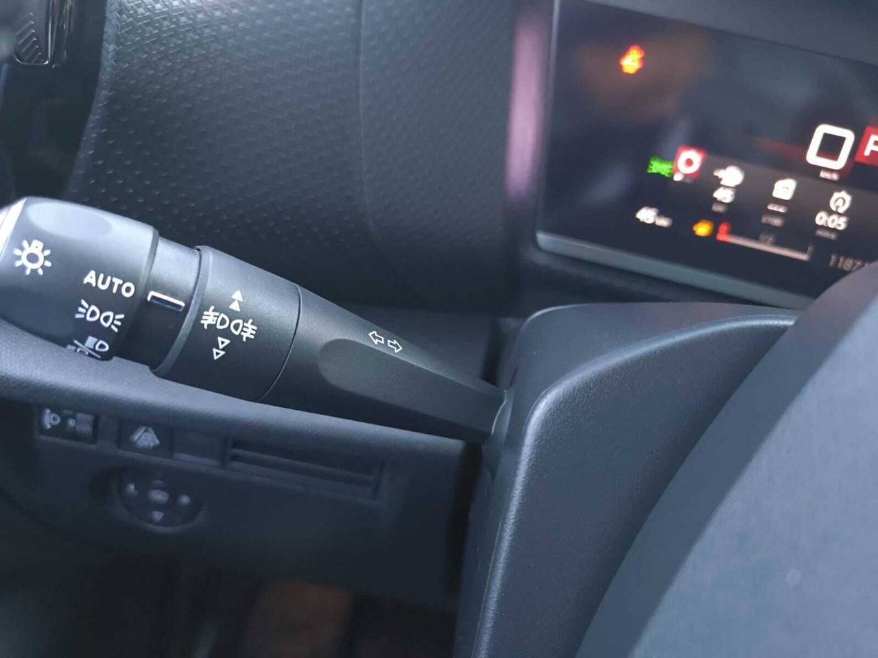 Citroën C4 BLUE HDI 130 CV EAT8 SHINE  - Foto 2