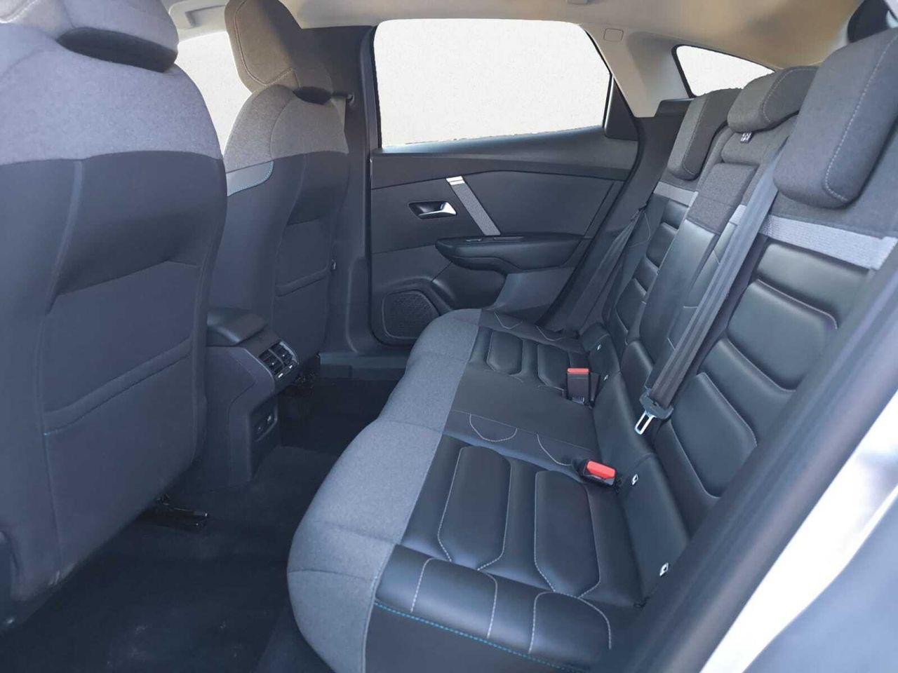 Citroën C4 BLUE HDI 130 CV EAT8 SHINE  - Foto 2