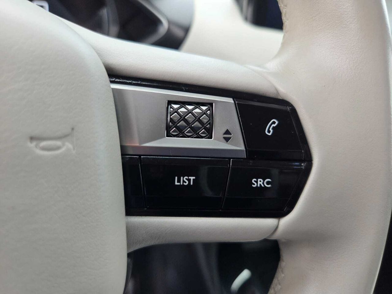 DS DS 3 CROSSBACK PURE TECH 100 CV CONNECTED CHIC  - Foto 2