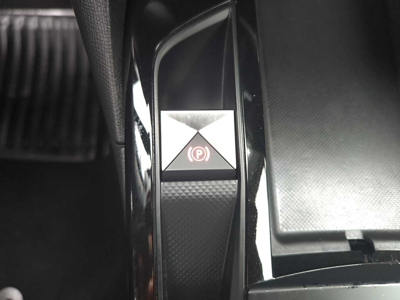 DS DS 3 CROSSBACK PURE TECH 130 CV AUT PERFORMANCE LINE  - Foto 2