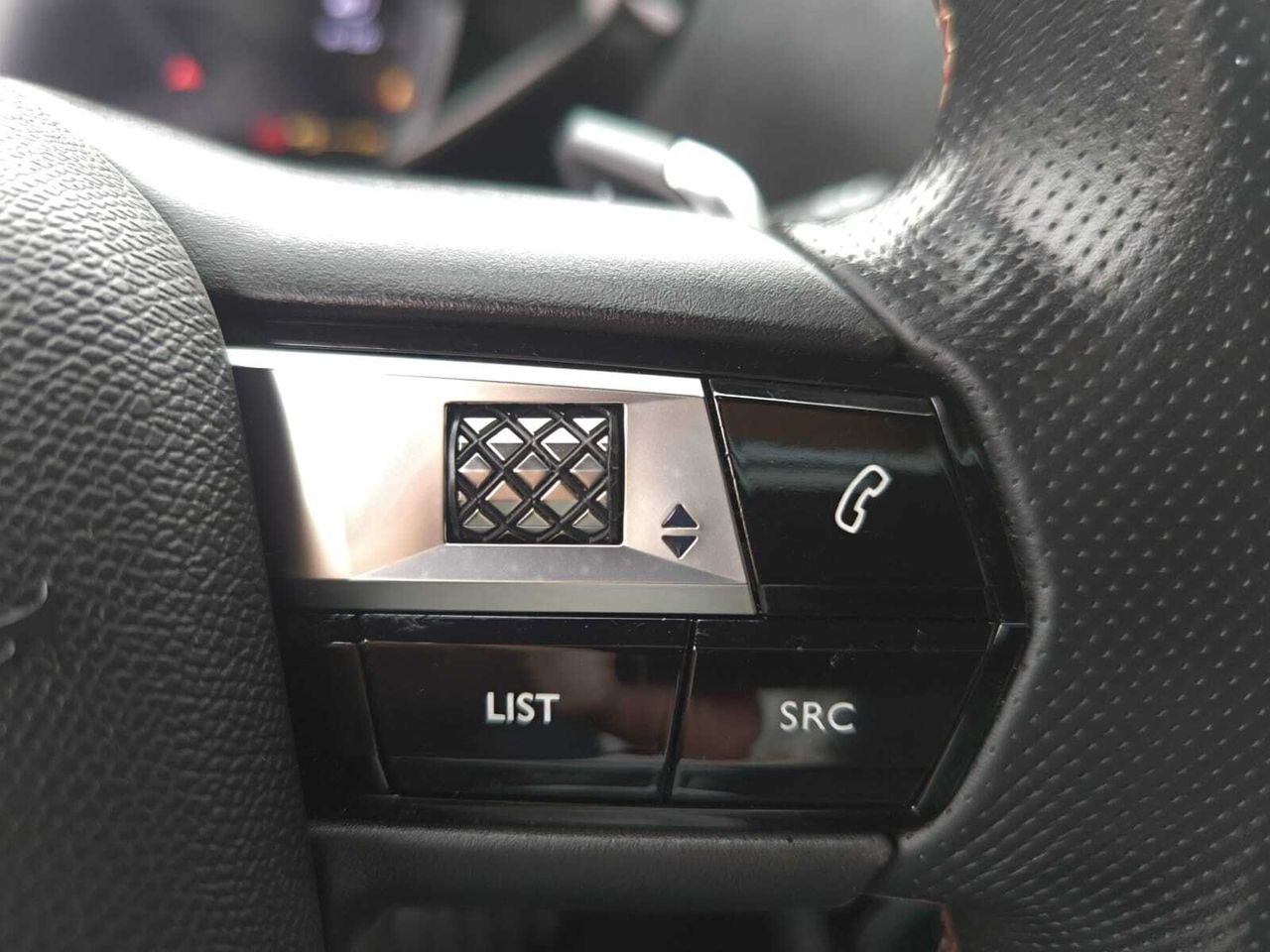 DS DS 3 CROSSBACK PURE TECH 130 CV AUT PERFORMANCE LINE  - Foto 2