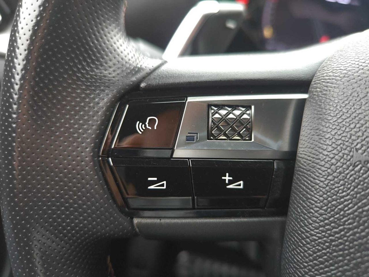 DS DS 3 CROSSBACK PURE TECH 130 CV AUT PERFORMANCE LINE  - Foto 2