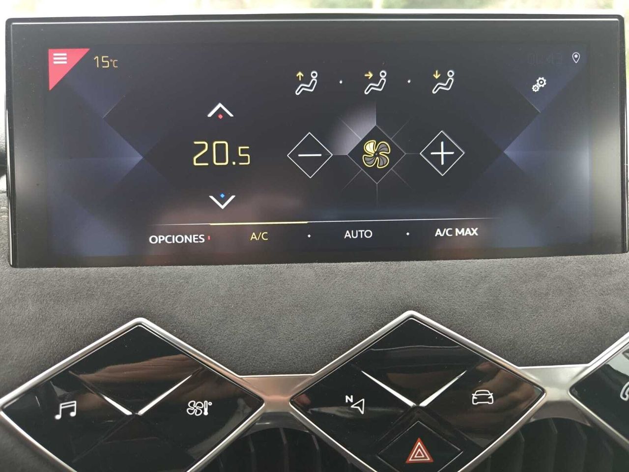 DS DS 3 CROSSBACK PURE TECH 130 CV AUT PERFORMANCE LINE  - Foto 2