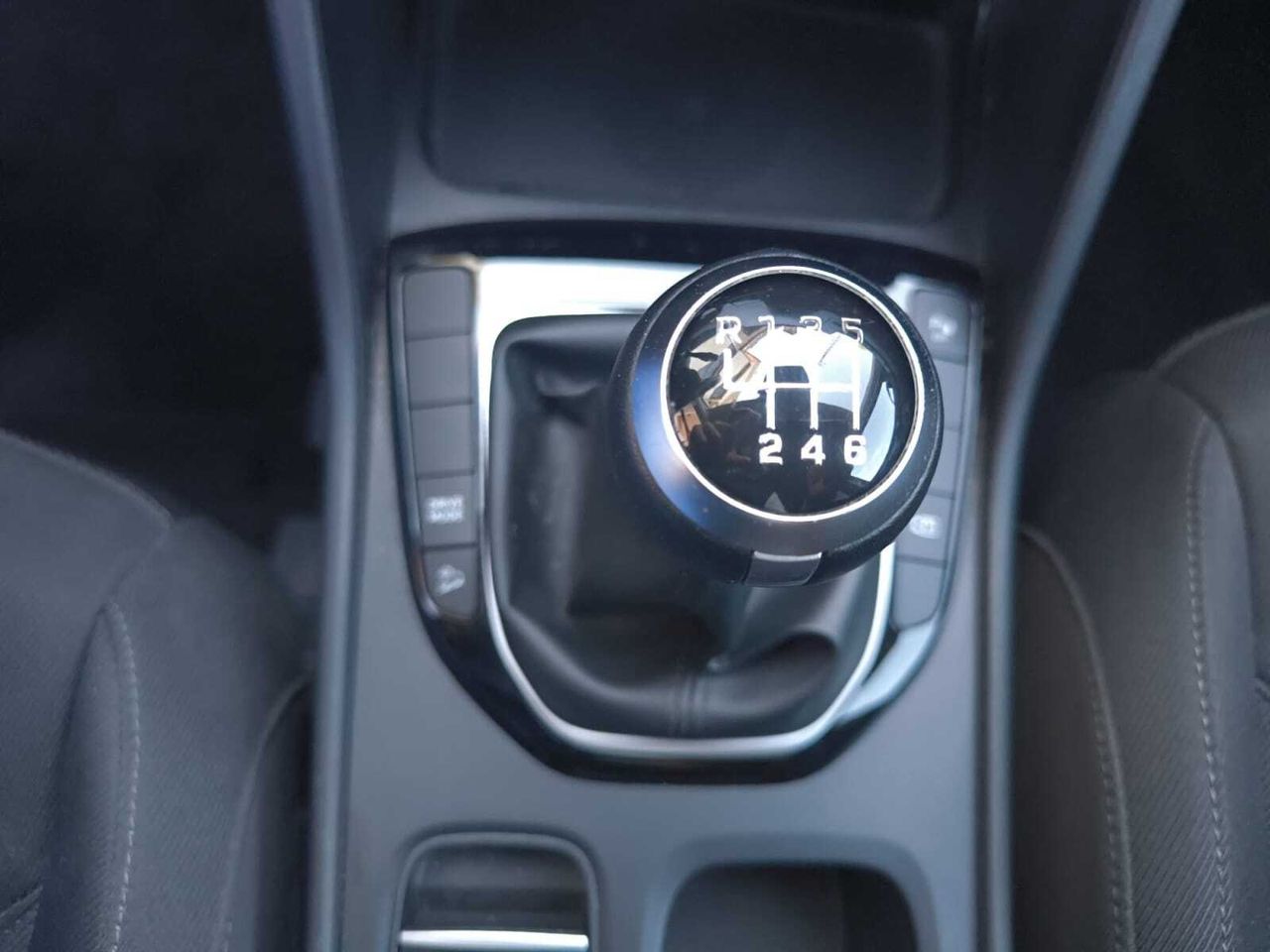 Hyundai Tucson 1.6 CRDI MAXX SAFE HIBRIDO DIESEL  - Foto 2