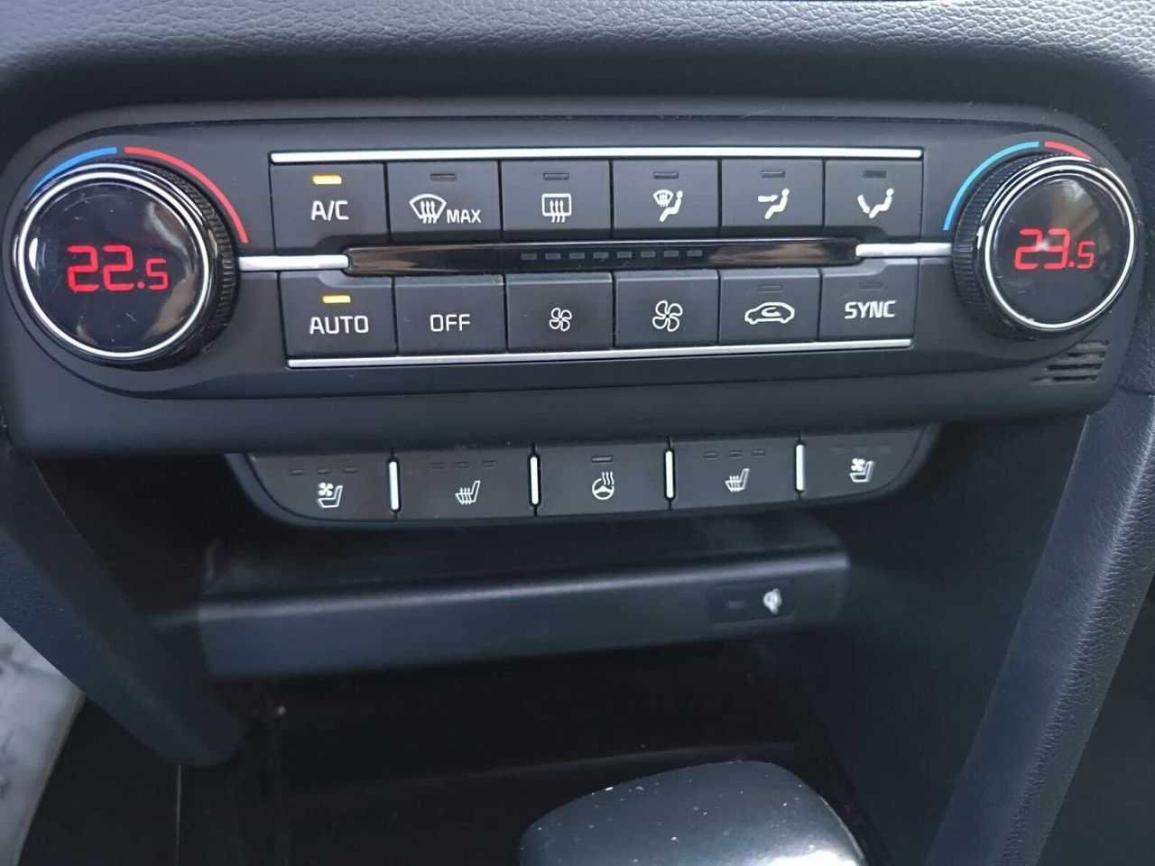 Kia Ceed 1.5 MHEV GT LINE  160 CV AUT+ TECHO PANORAMICO  - Foto 2