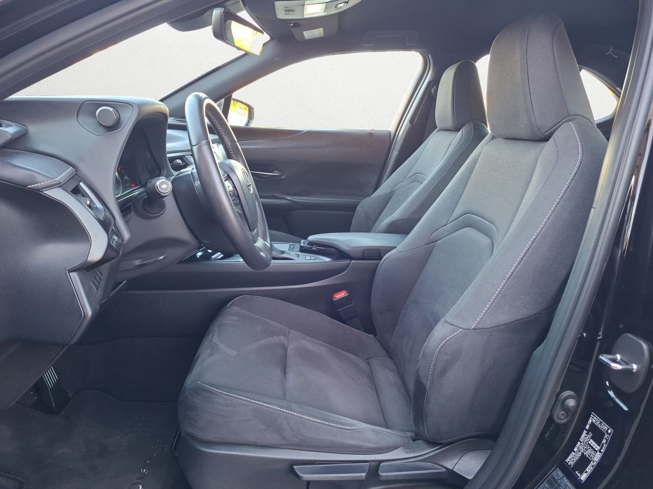 Lexus UX 2.0 250 H BUSINESS  - Foto 2