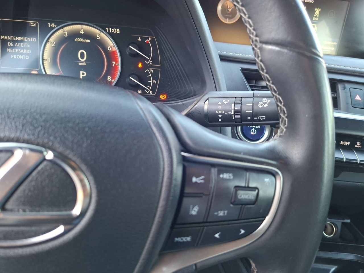 Lexus UX 2.0 250 H BUSINESS  - Foto 2