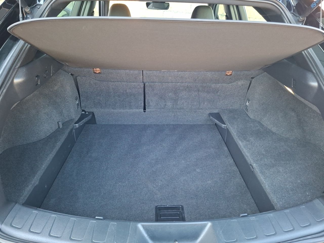 Lexus UX 2.0 250 H BUSINESS  - Foto 2