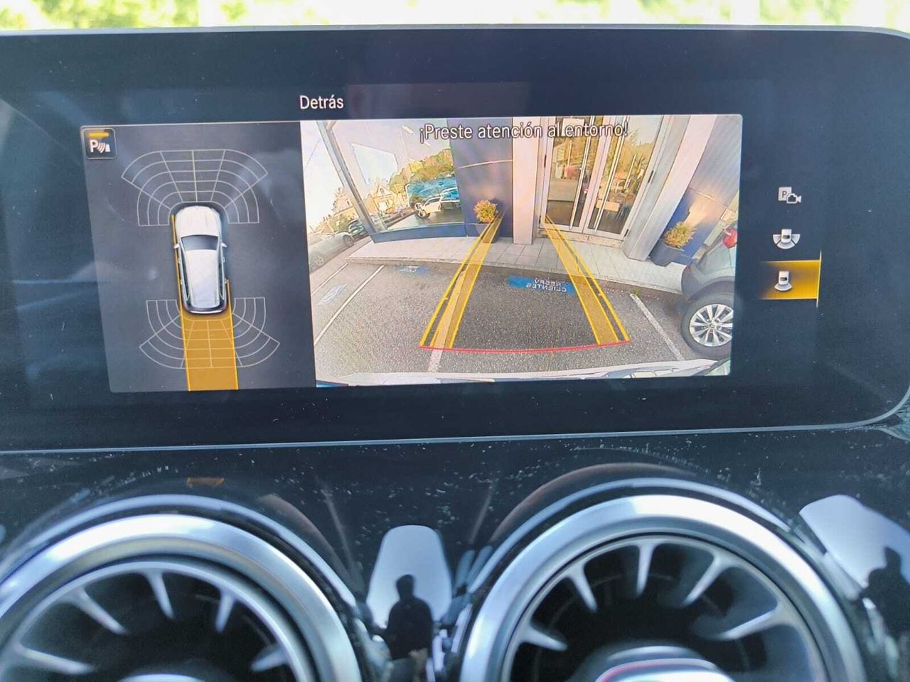 Mercedes GLB 200 D DCT 7 PLAZAS+ AMG LINE+PAQ PREMIUM+BOLA REMOLQUE  - Foto 2