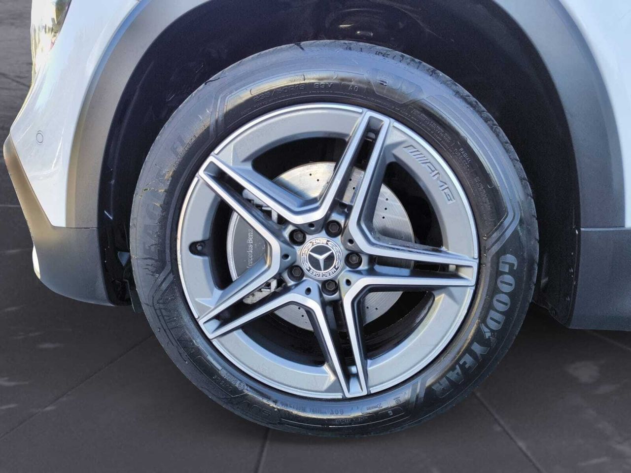 Mercedes GLB 200 D DCT 7 PLAZAS+ AMG LINE+PAQ PREMIUM+BOLA REMOLQUE  - Foto 2