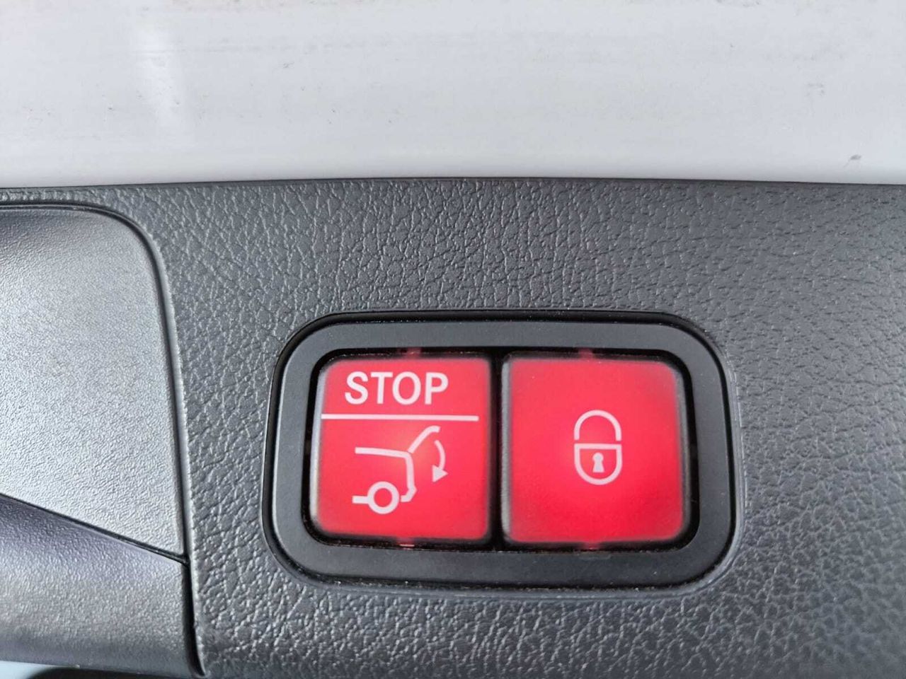 Mercedes GLB 200 D DCT 7 PLAZAS+ AMG LINE+PAQ PREMIUM+BOLA REMOLQUE  - Foto 2