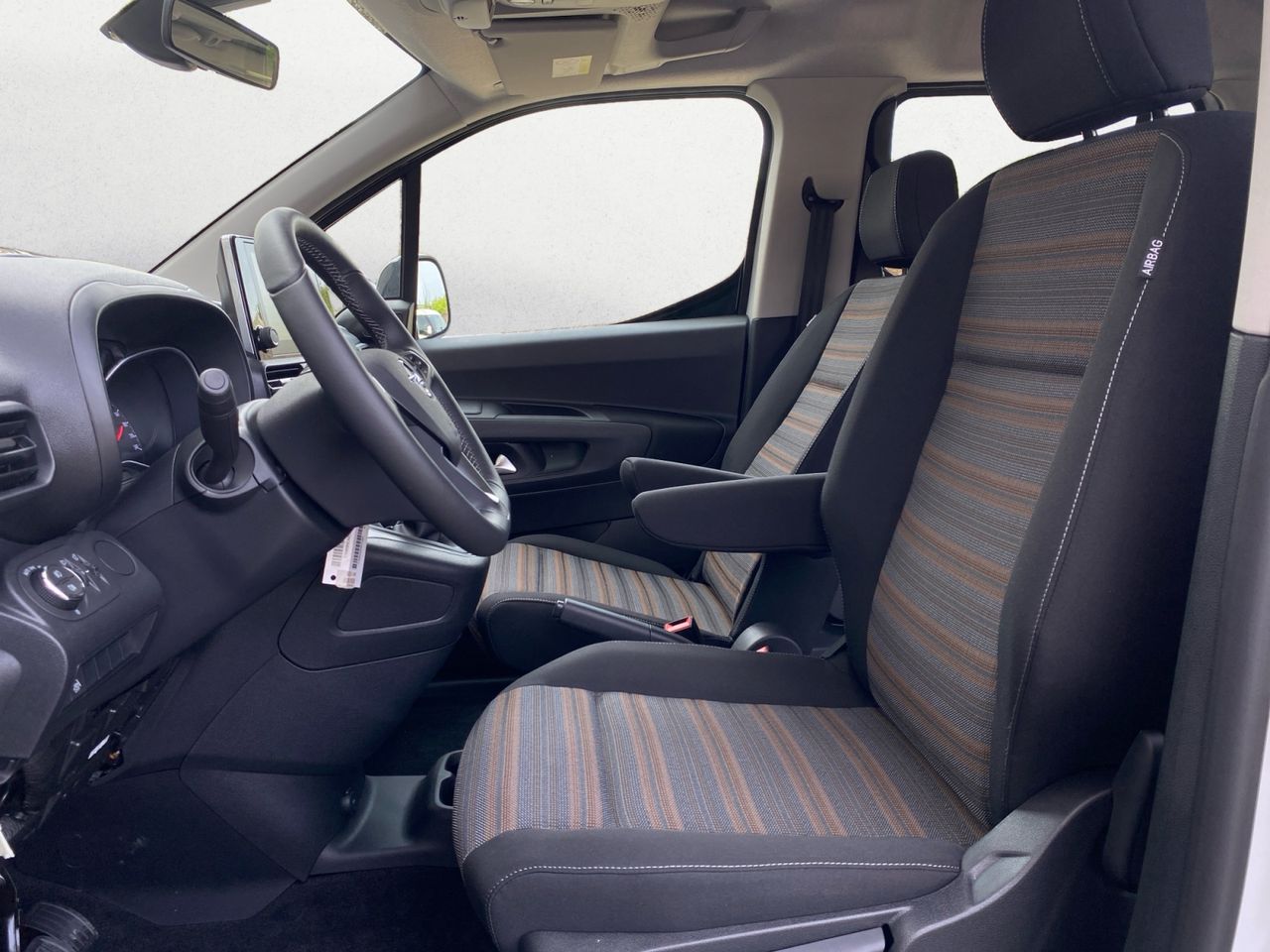 Opel Combo Cargo XL BUSINESS ELEGANCE 1.5 DCI 130 CV - Foto 2