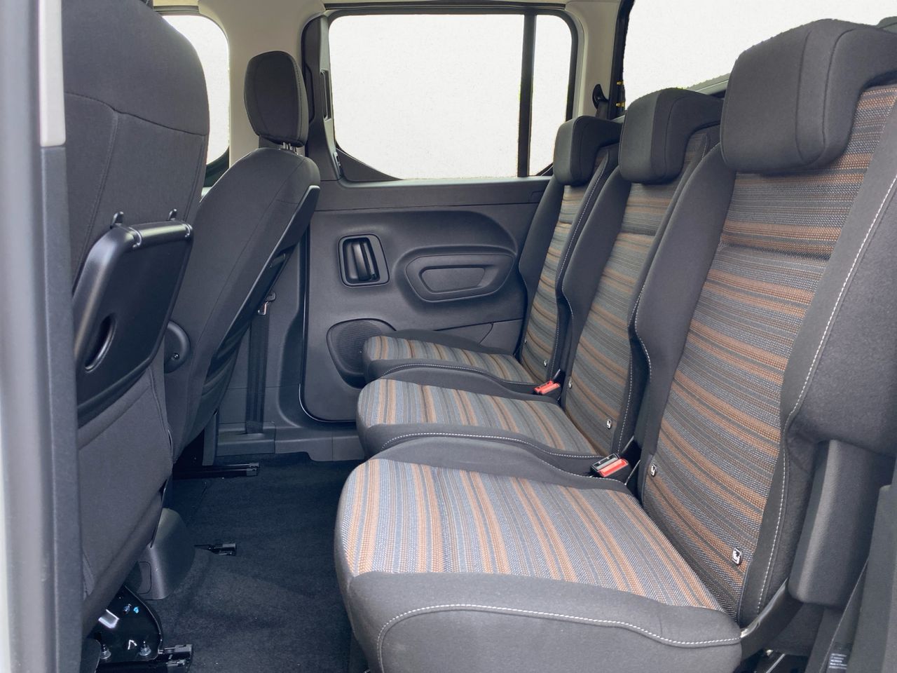 Opel Combo Cargo XL BUSINESS ELEGANCE 1.5 DCI 130 CV - Foto 2