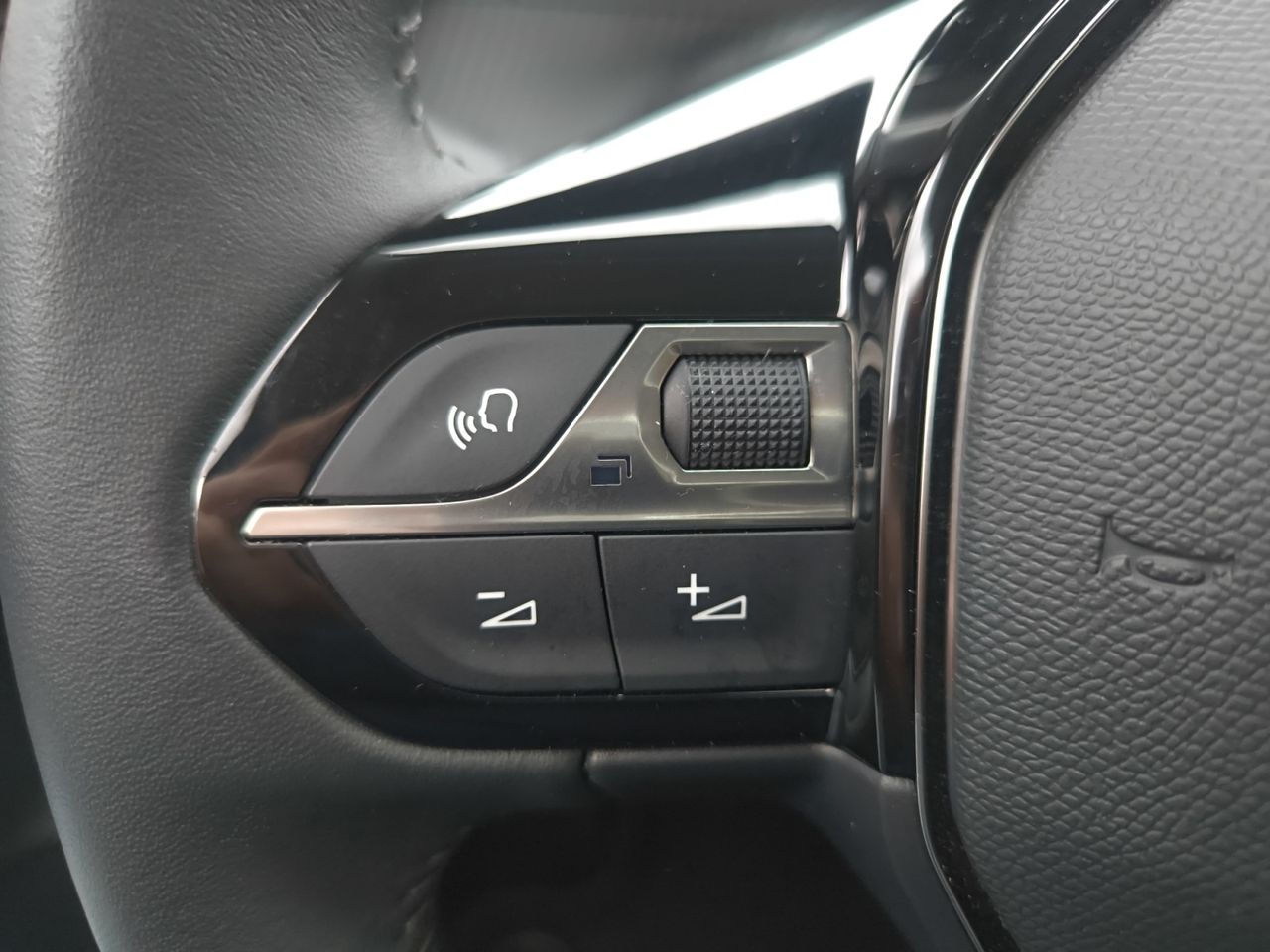 Peugeot 208 ALLURE PACK PURE TECH 100 CV  - Foto 2