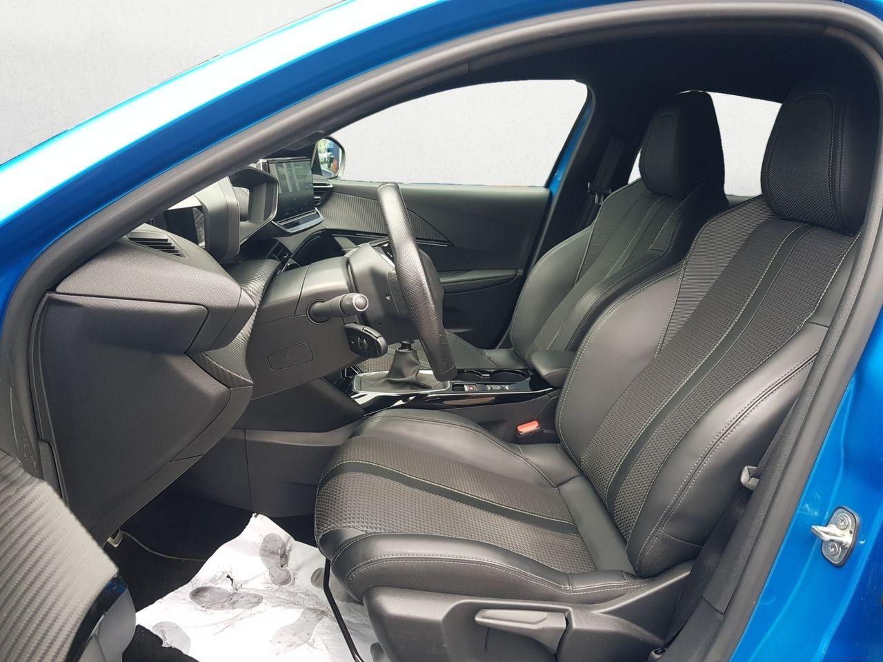 Peugeot 208 GT LINE BLUE HDI 100 CV  - Foto 2