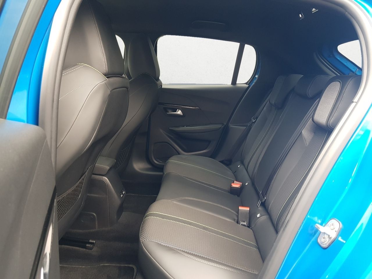 Peugeot 208 GT LINE BLUE HDI 100 CV  - Foto 2