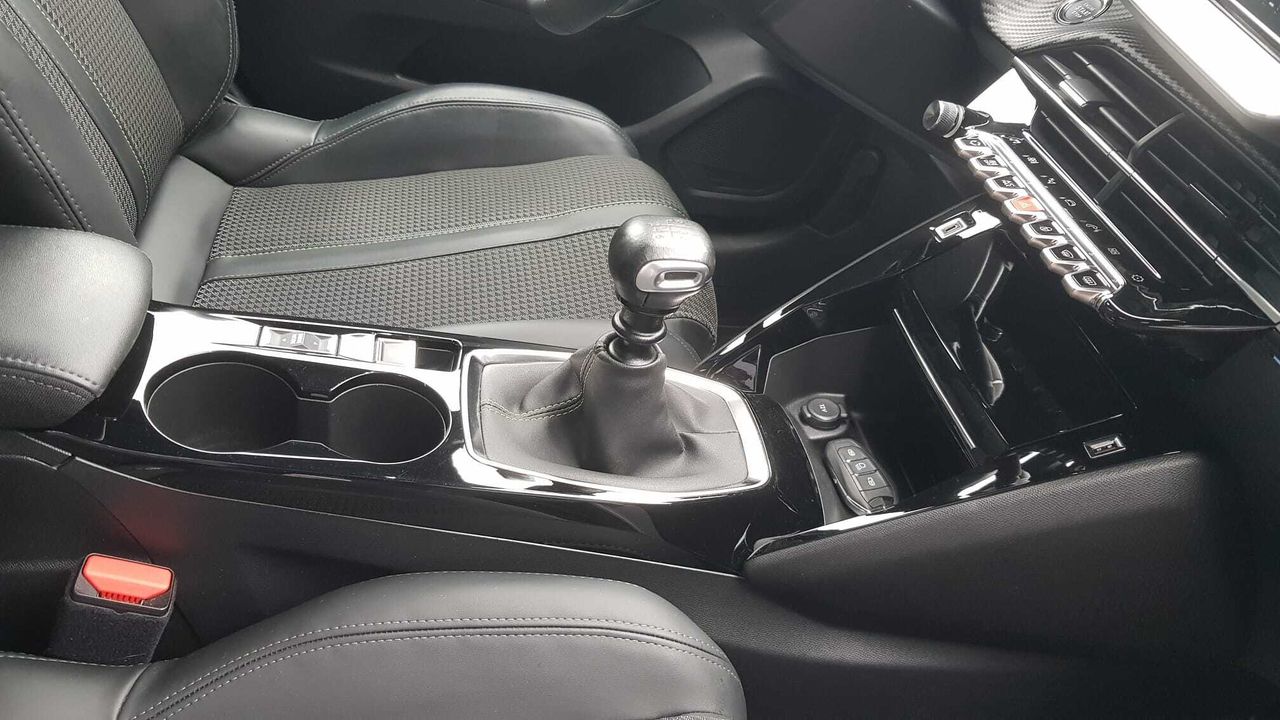 Peugeot 208 GT LINE BLUE HDI 100 CV  - Foto 2