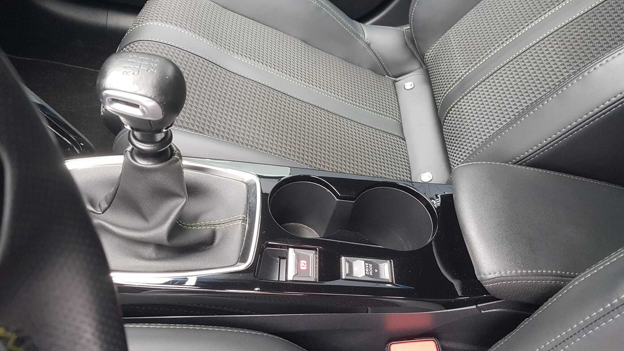 Peugeot 208 GT LINE BLUE HDI 100 CV  - Foto 2