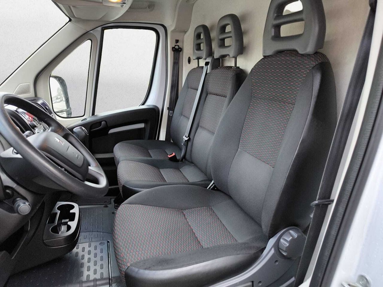 Peugeot Boxer FG PACK 335 L2 H2 BLUE HDI 140 CV  - Foto 2