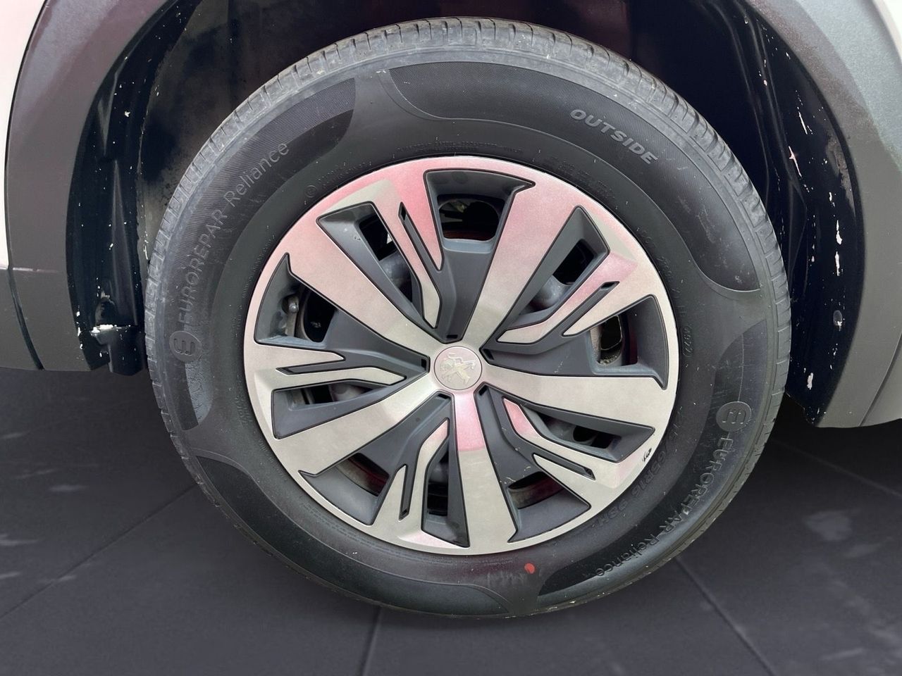 Peugeot e-2008 ACTIVE ELECTRICO 136 CV  - Foto 2