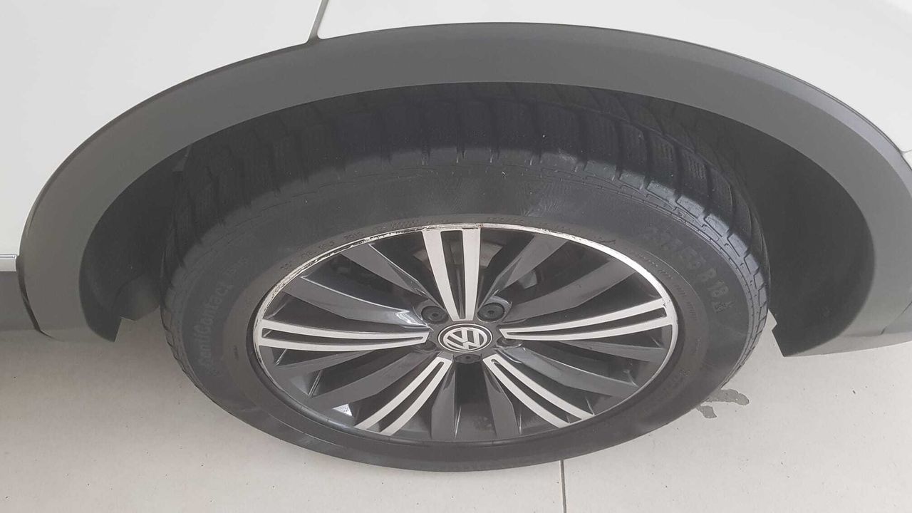 Volkswagen Tiguan ADVANCE 2.0 TDI 150 CV DSG  - Foto 2