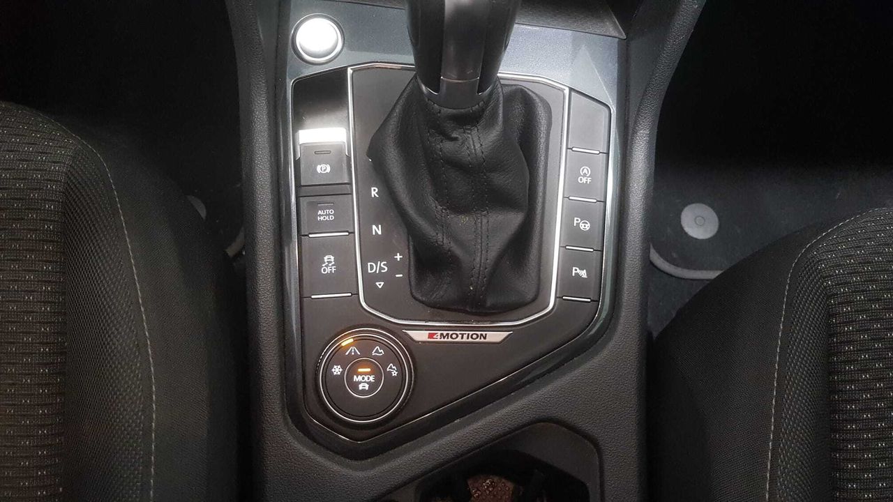 Volkswagen Tiguan ADVANCE 2.0 TDI 150 CV DSG  - Foto 2