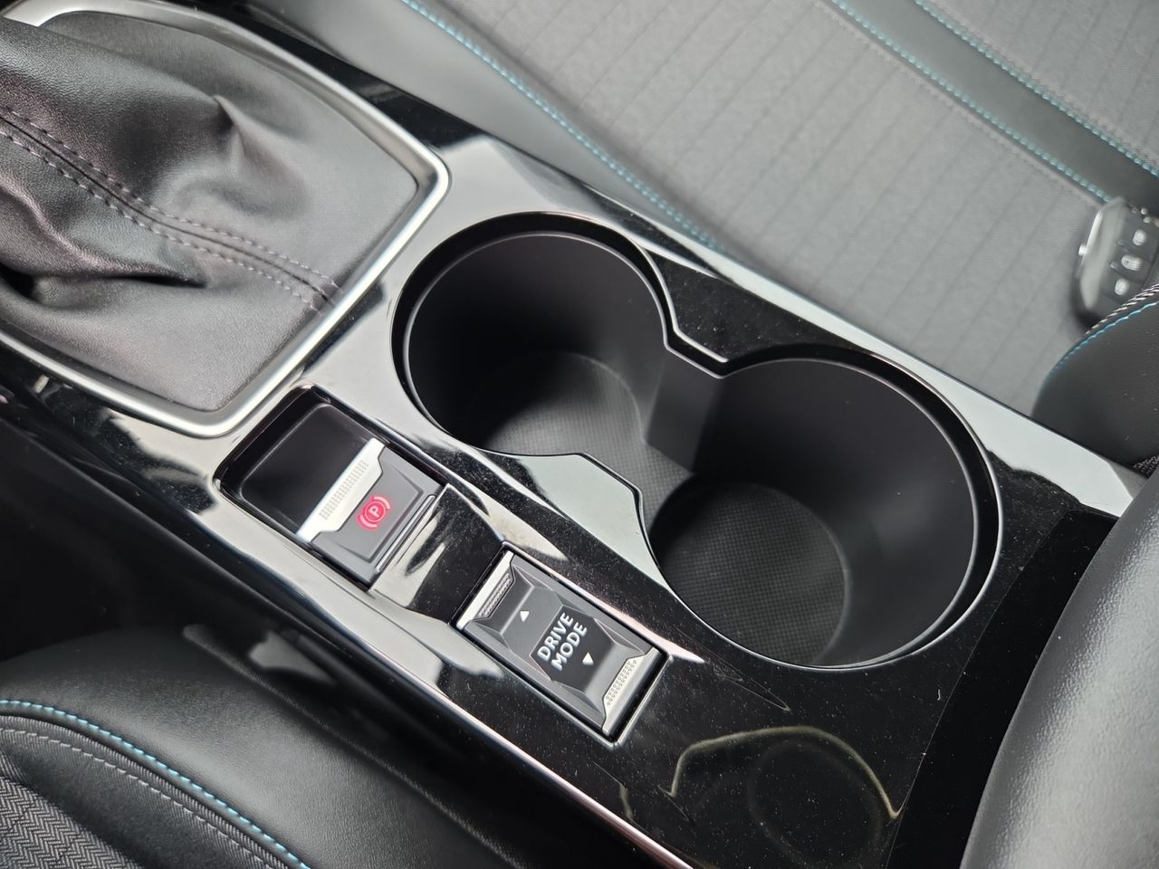 Peugeot 2008 ALLURE PACK BLUE HDI 110 CV  - Foto 2