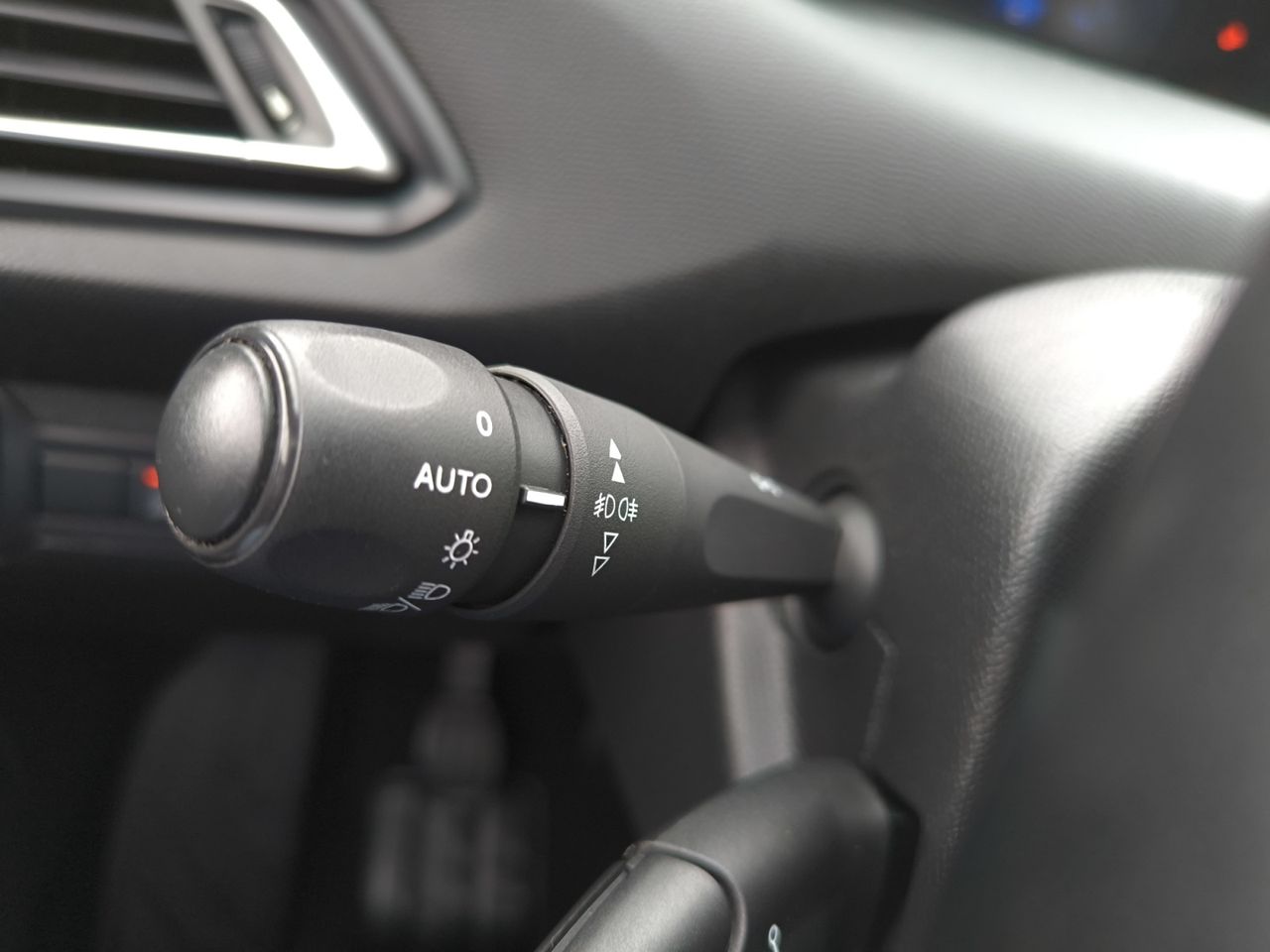 Peugeot 308 ACTIVE PACK BLUE HDI 100 CV  - Foto 2