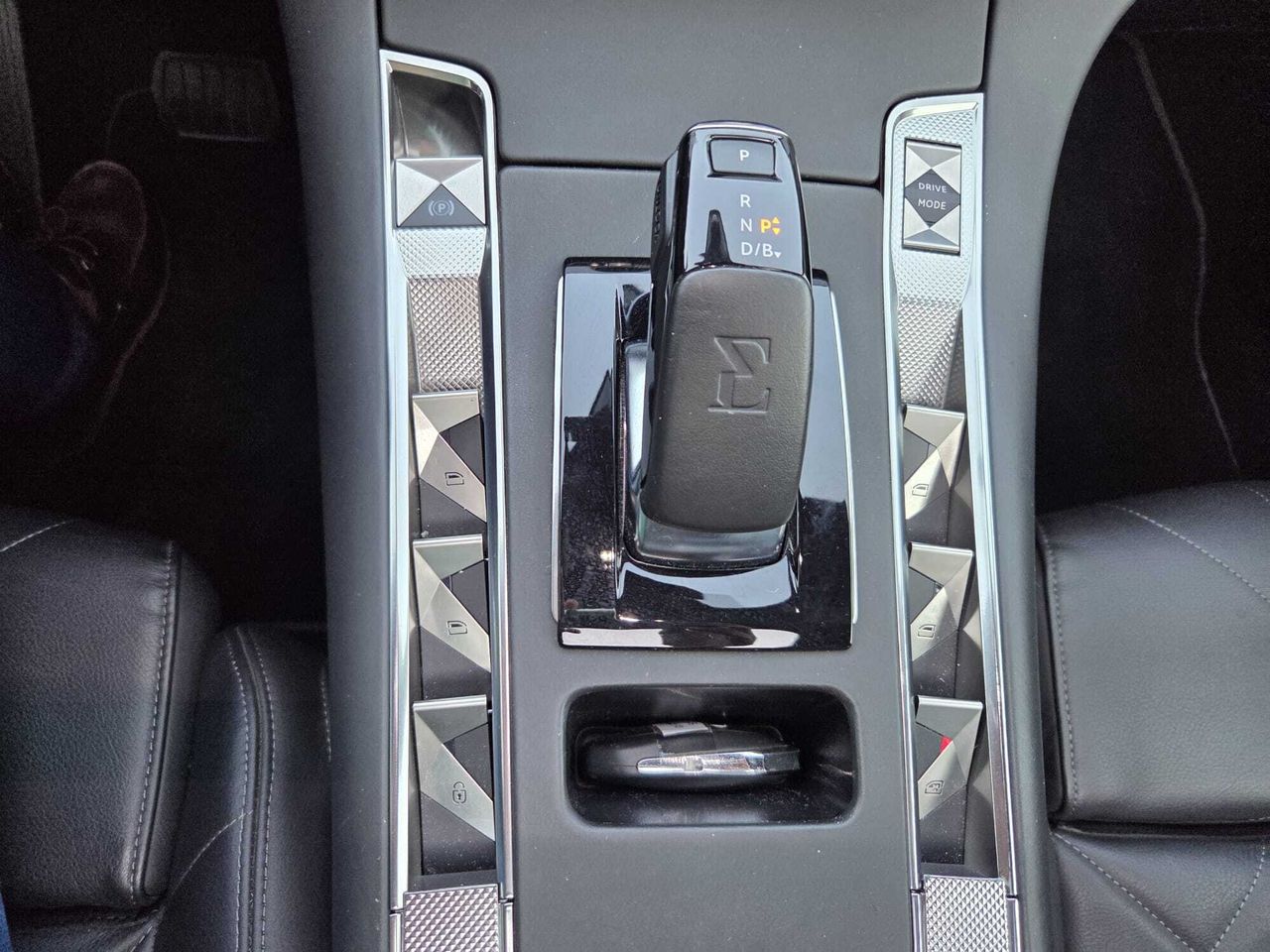 DS DS 7 Crossback E TENSE 4X4 GRAND CHIC  - Foto 2