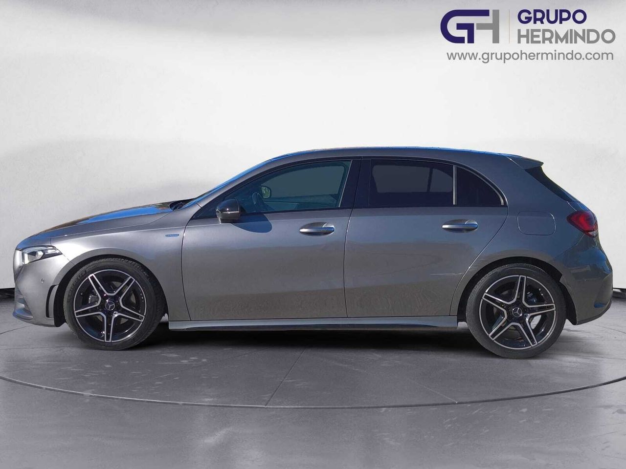 Mercedes Clase A 200 D AMG LINE+PAQUETE PREMIUM+SMARTPHONE  - Foto 2