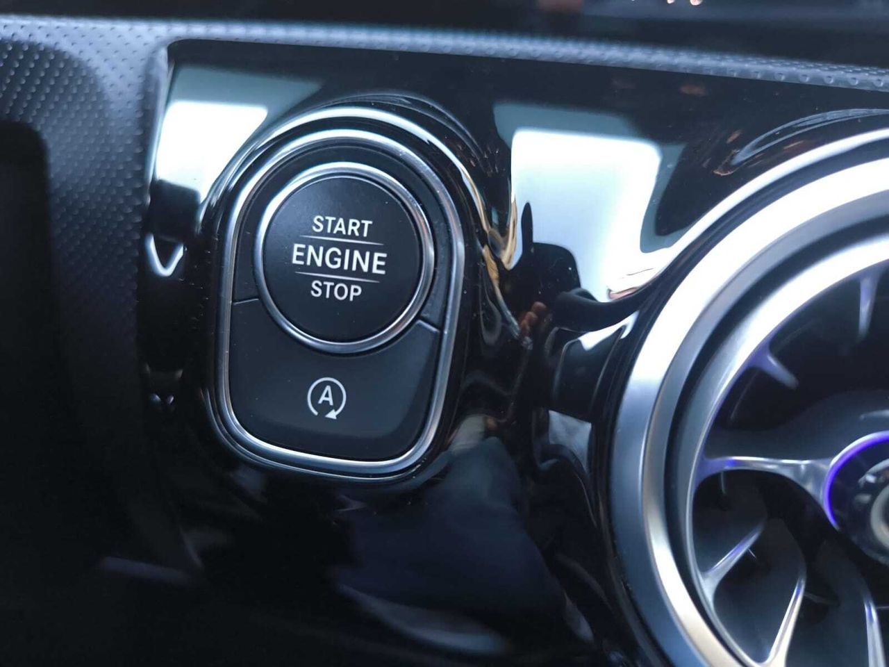 Mercedes Clase A 200 D AMG LINE+PAQUETE PREMIUM+SMARTPHONE  - Foto 2