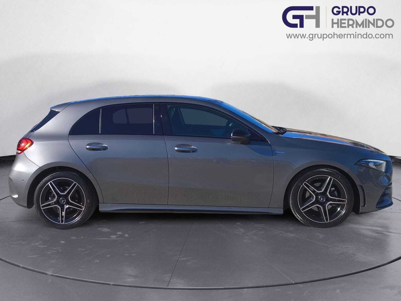 Mercedes Clase A 200 D AMG LINE+PAQUETE PREMIUM+SMARTPHONE  - Foto 2