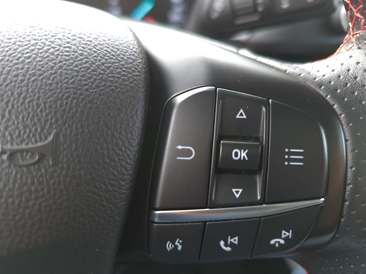 Ford Focus 1.0 ECOBOOST ST LINE 125 CV  - Foto 2