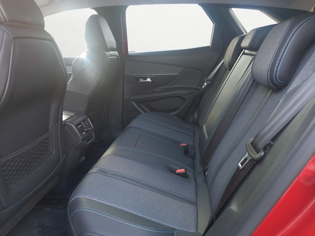 Peugeot 3008 Hybrid ALLURE PACK HYBRID 225 e-EAT8  - Foto 2