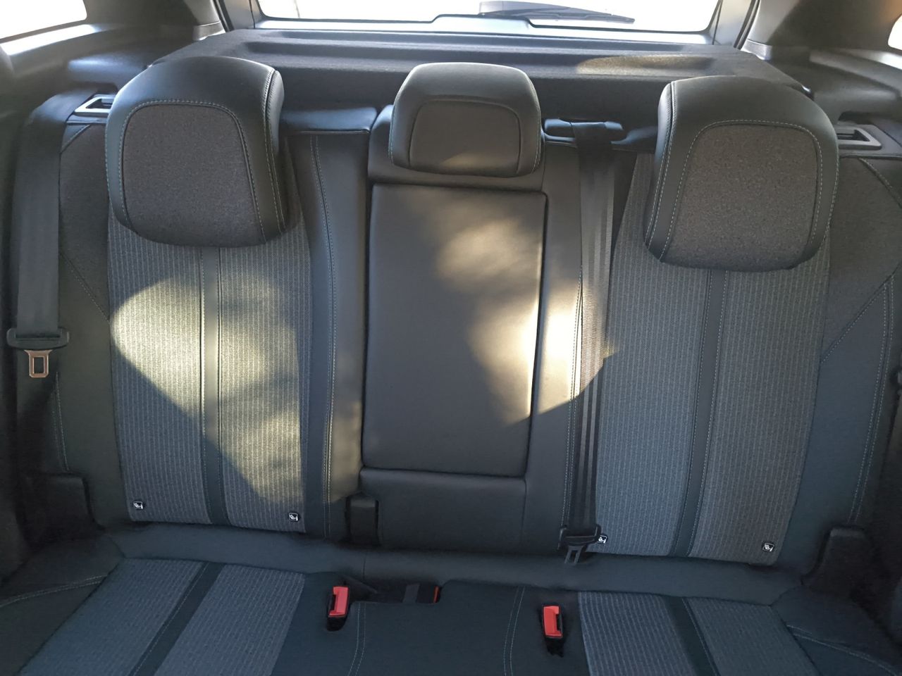 Peugeot 3008 Hybrid ALLURE PACK HYBRID 225 e-EAT8  - Foto 2