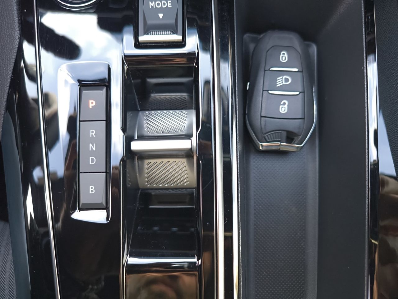 Peugeot 3008 Hybrid ALLURE PACK PLUG IN HYBRID 225 e EAT8  - Foto 2