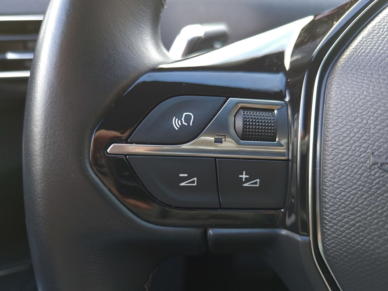 Peugeot 3008 Hybrid ALLURE PACK PLUG IN HYBRID 225 e EAT8  - Foto 2