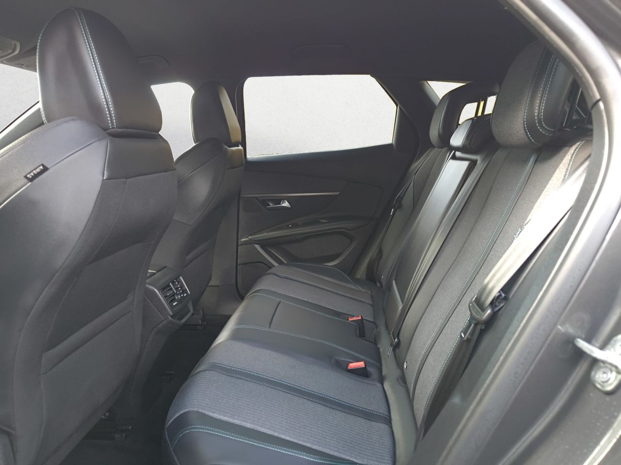 Peugeot 3008 Hybrid ALLURE PACK PLUG IN HYBRID 225 e EAT8  - Foto 2