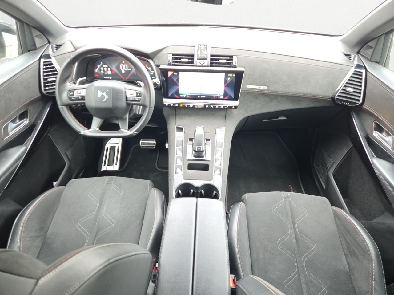 DS DS 7 Crossback BLUE HDI 130 AUT PERFORMANCE   - Foto 2