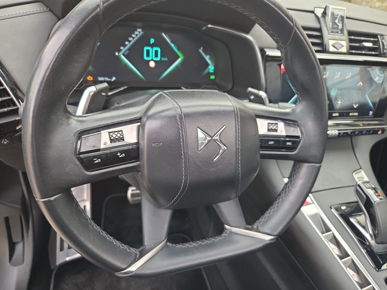 DS DS 7 Crossback E TENSE 300 4X4 LOUVRE  - Foto 2